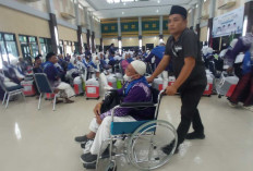 370 Jemaah Haji Kloter 3 Asal OKU Timur Tiba di Asrama Haji Sumsel, ini Arahan Kakanwil Kemenag Pada Petugas