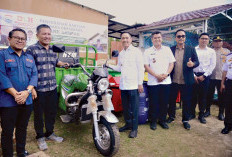Bantu Sarpras 25 Bank Sampah, Wako Palembang Minta Edukasi Pemilahan Sampah Mulai dari Rumah Tangga