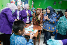 Tanamkan Literasi Kesehatan Sejak Dini, Bunda Literasi Hj. Fatimah Toha Ajak Anak Muba Jaga Senyum Sehat