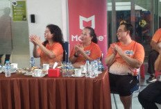 Kapolrestabes Palembang Nyanyi Tiga Lagu, Meriahkan Panggung MDP Fun Run 2025