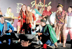 Libatkan Penggiat Budaya 17 Kabupaten-Kota, Disbudpar Sumsel Gelar Festival Rentak Batanghari Ke-5 