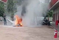 Motor Matic Jambrong Terbakar di Areal SPBU Pampangan Bikin Panik Petugas, Pemiliknya Malah Kabur, Ada Apa?