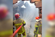 Rumah Ketua RT Hangus Terbakar, Rumah Ditinggal saat Masak dengan Kayu Bakar