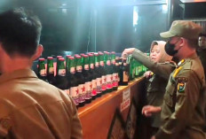 Razia Gabungan di Muara Enim Amankan 90 Dus Miras di Tanjung Enim
