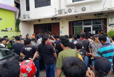 THR Belum Cair, Ratusan Karyawan PT BL Lahat Geruduk Kantor Demi Kejelasan Gaji dan Kompensasi