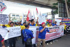 Ratusan Buruh PT Hoktong Datangi DPRD Palembang Saat Paripurna HUT Kota, Desak Penghentian PHK Sepihak