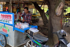 Kenikmatan Es Doger di Tengah Terik Kota Palembang