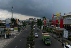 Peringatan Dini Cuaca BMKG di Sumsel pada Senin 30 Desember 2024: Waspada Hujan Petir dan Angin Kencang