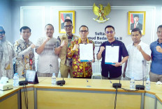 Bandara SMB II Support Festival Panjat Pinang Sumeks, Program InJourney Airports Peduli juga Salurkan Bantuan 