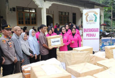 Ketua Bhayangkari Sumsel Serahkan Langsung Bantuan Bencana, Bawa Bapokting, Alquran, hingga Mainan Anak-Anak