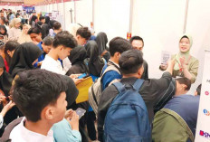 Job fair untuk Tekan Angka Pengangguran, Pencaker Rela Antre Melamar Kerja 