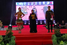 Pemerintah Kabupaten Lahat Selenggarakan Fashion Show untuk Melestarikan Kain Batik Khas Daerah