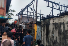 Satu Letupan Awal, Rumah Panggung di Mangun Jaya Ludes Terbakar, Warga Terguncang