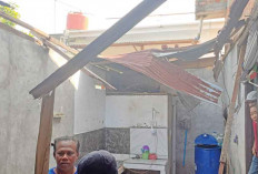 Cuaca Buruk Picu Batik Air Gagal Mendarat, Dapur Warga Ambruk