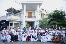 Jamaah Masjid Agung SMB Jayo Wikramo Gelar Umpak-Umpakan, Tradisi Lokal Palembang Tetap Terjaga