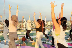 Aryaduta Hadirkan Sunrise Hatha Yoga, Pembuka Program Wellness Tjakap Djiwa