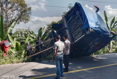 Kapolres Lahat Pimpin Evakuasi Bus AKAP Terperosok ke Jurang, Lalu Lintas Diberlakukan Buka Tutup