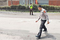 Terjatuh, Pengendara Motor Dilindas Truk