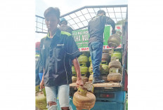 Warga Linggau Berburu Gas Melon 