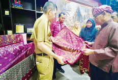 Dinas Kearsiapan Peduli Pelestarian Songket Kuno Khas Sumsel, Ini yang Dilakukan 