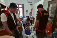 6 Jam Digeledah, KPU OKU Timur Disisir Penyidik Kejari
