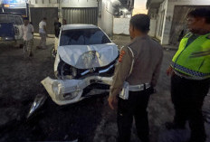 Tabrakan Maut di Palembang: Honda Brio Hantam Salon, Pengemudi Tewas di Tempat