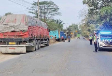 Tak Ada Rambu, Truk Parkir Asal Parkir, Badan Jalan Sering Timbulkan Kemacetan