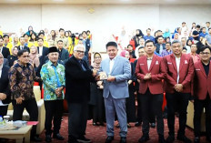 Prof Iza Rumesten Nahkodai APHTN-HAN Sumsel