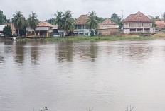 Debit Air Sungai Komering Tinggi, Warga Kurangi Aktivitas di Sungai