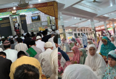 Takbir Menggema di Masjid Baitullah, Ratusan Jemaah Semarakkan Salat Idul Adha 1445 H