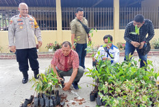 Kapolres Prabumulih mengajak Insan Pers Lestarikan Lingkungan