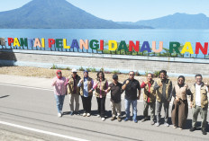 Pesona Desa Padang Ratu Kecamatan BPRRT OKU Selatan, Indahnya Pantai Pelangi di Pesisir Danau Ranau