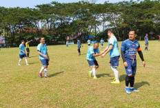 Semarak HUT Kabupaten Lahat: Pertarungan Sengit ASN U-40 di Lapangan Gelora Serame, Pj Bupati Cetak Gol!