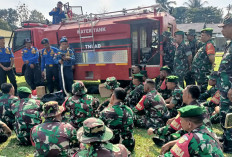  Tak Hanya Teori, Peserta Langsung Praktik Gunakan Alat Pemadam