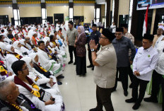 Dahnil Anzar Lepas Kloter 14, Sampaikan Pesan Khusus Presiden Prabowo untuk Jemaah Haji