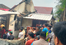 Kebakaran Rumah dan Bengkel Motor di Palembang: Tujuh Unit Motor Hangus Terbakar