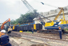 Tim Ahli Investigasi Insiden Crane-Girder Roboh, Sebelah Jalur KA Terbuka, KA Muara Enim-Palembang Bisa Lewat