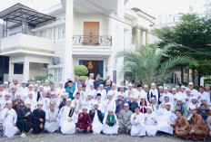 Jaga Tradisi Umpak-umpakan di Tengah Gempuran Budaya Asing, Dilakukan Oleh Jemaah dan Pengurus Masjid Agung