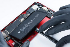 Servis Baterai iPhone Resmi atau Pinggir Jalan, Mana yang Lebih Untung?