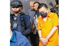 Beda Perlakuan Don Ritto dan Eks Jampidsus, Hotman Dampingi Febrie Pemeriksaan Tersangka Baru 1 Perkara