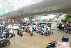 Kawasan Simpang Polda Macet Empat Arah