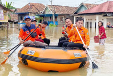 Warga Bermalam di Pinggir Jalinsum, Banjir Meluas, 7.809 Rumah Terendam