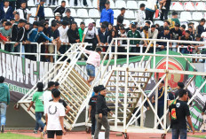 Derby Sumsel Ricuh, Puluhan Kursi Stadion Jakabaring Rusak Usai Laga SFC vs Sumsel United