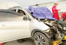 Mobil Ringsek Parah, Kepala BNNK OKI Terluka