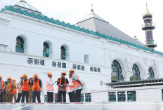  Resmikan PLTS di Masjid Agung Palembang Bantuan CSR Perumda Tirta Musi, Ini Pesan Wali Kota Palembang