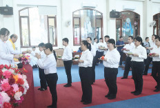 Ungkapan Rasa Syukur Suksesnya Perayaan Imlek Dilakukan oleh Umat Thao dan Umat Buddha di Palembang 