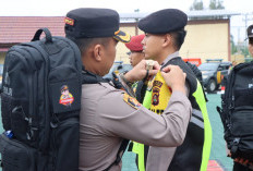 Kapolres OKU Timur Memimpin Pasukan PAM TPS Pemilu 2024 dengan Total 446 Personil Polri