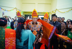 Muba Kian Harmonis: Bupati Toha Tohet Hadiri Natal GPIN, Tegaskan Dukungan Izin Rumah Ibadah