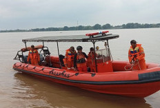 Gerak Cepat Tim Rescue Basarnas Palembang: Cari Nahkoda Kapal yang Tenggelam, Begini Awal Kejadiannya!