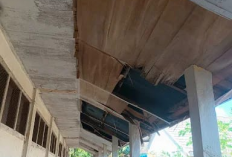 Atap SDN 2 Paiker Rusak Parah, Orang Tua Siswa Cemas